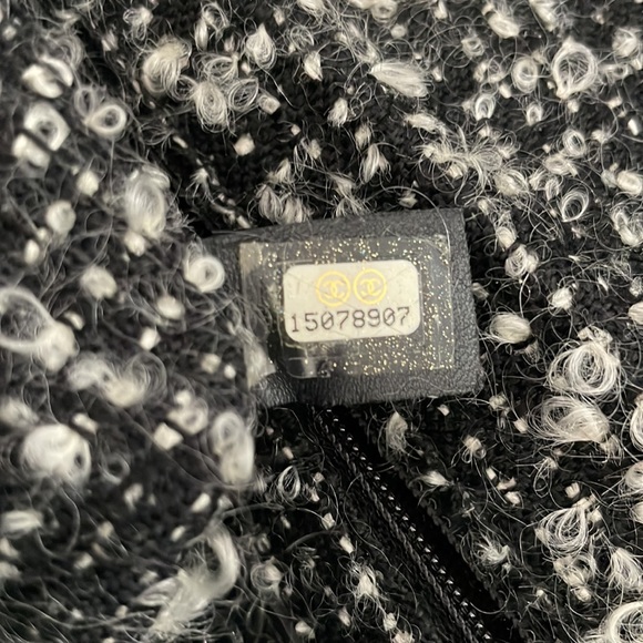 CHANEL BRAND NEW PURSE. - Picture 13 of 17